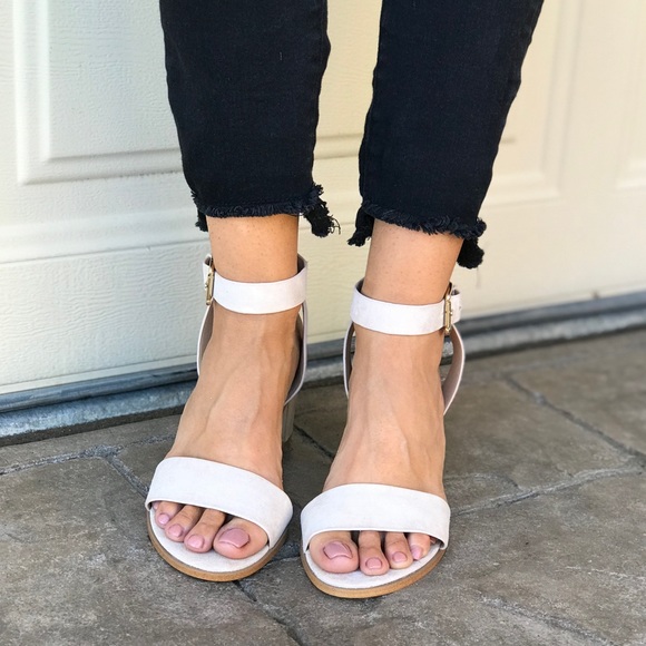 NIB Blush Leather Chic Wooden Kitten Heel Sandal - Picture 3 of 5